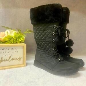 NWT Jellypop black faux fur quilted boots. Size 8.5